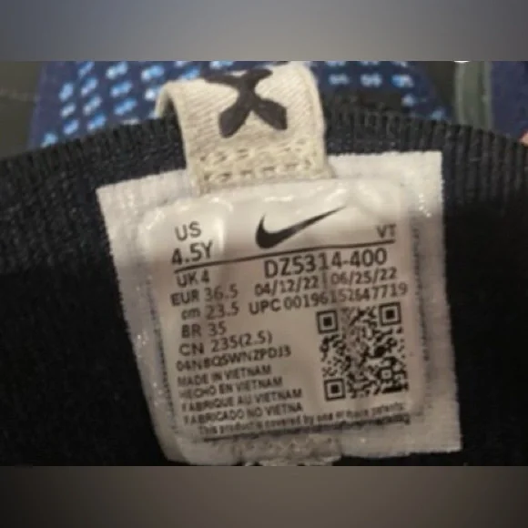 Nike Navy and Black Running Shoes 4.5Y - Picture 10 of 15